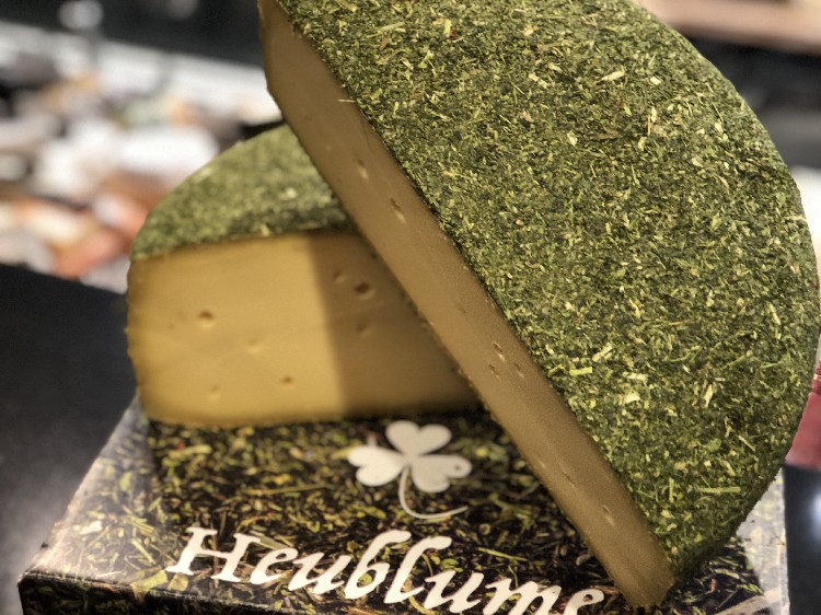 Cașcaval Heublume - Flori de Făn 250g - 7kg