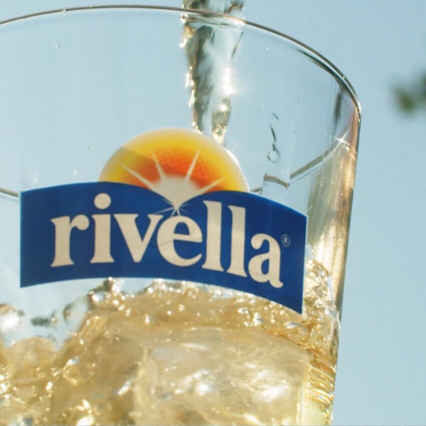 Rivella Original- Răcoritoare Delicioasă cu zer de lapte, ierburi si extract de vructe 1,5L